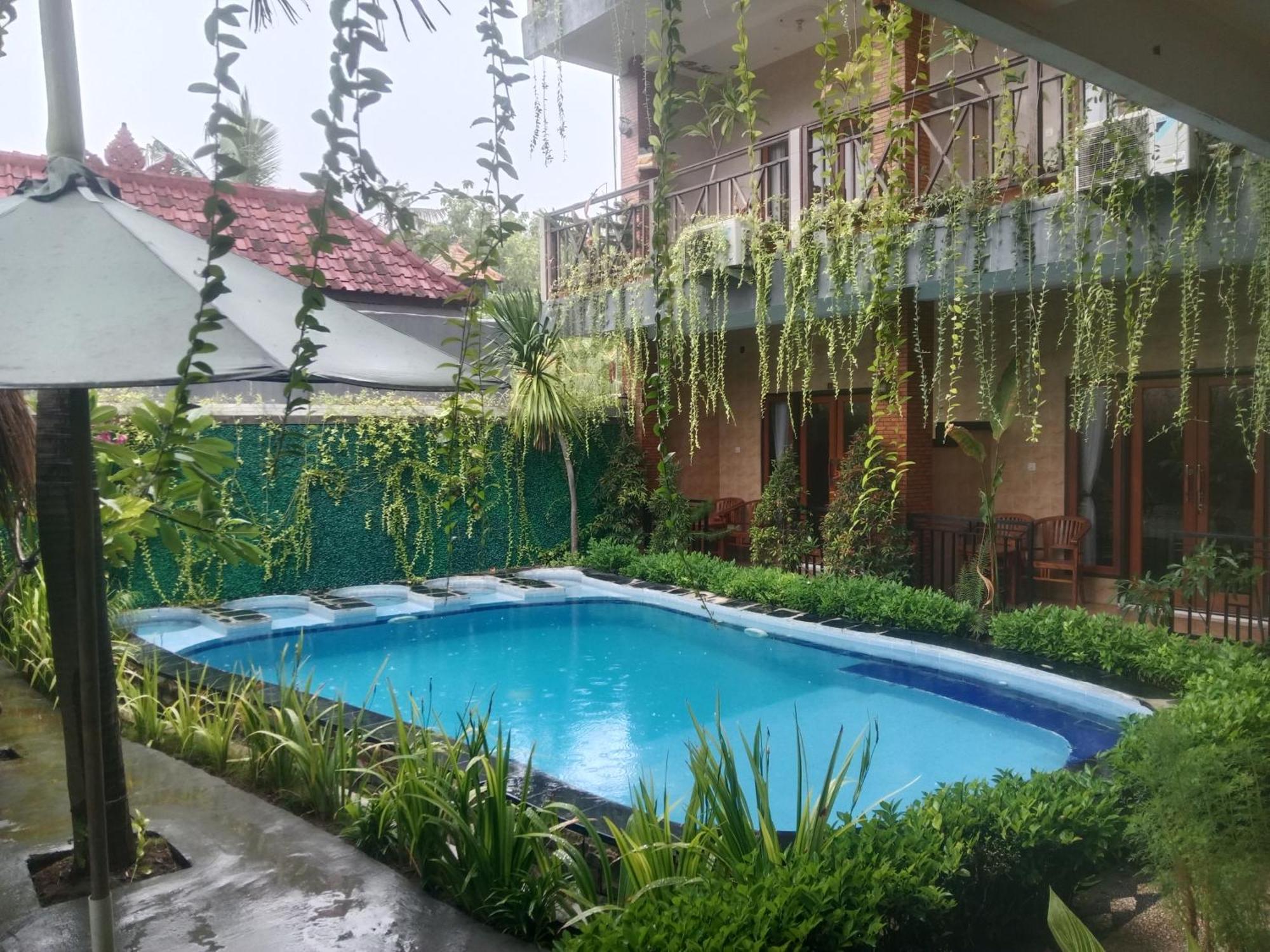Grace Paradise Guest House Lembongan Exterior photo